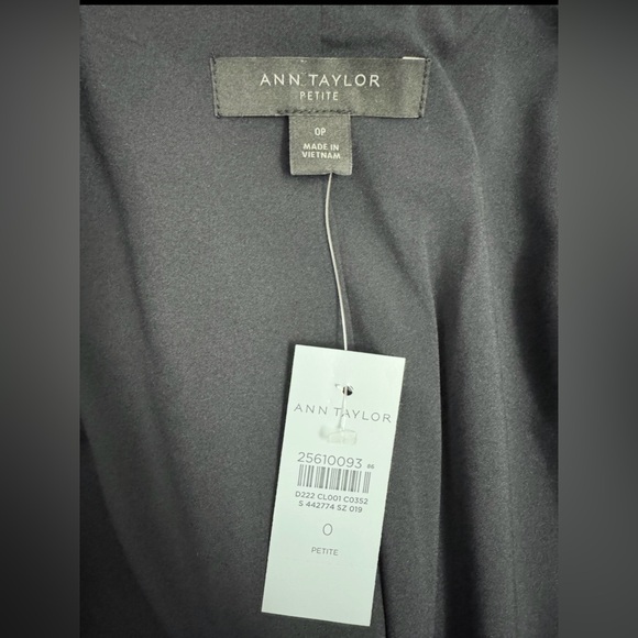 Ann Taylor Navy One-Button Seasonless Stretch Blazer - Picture 13 of 13